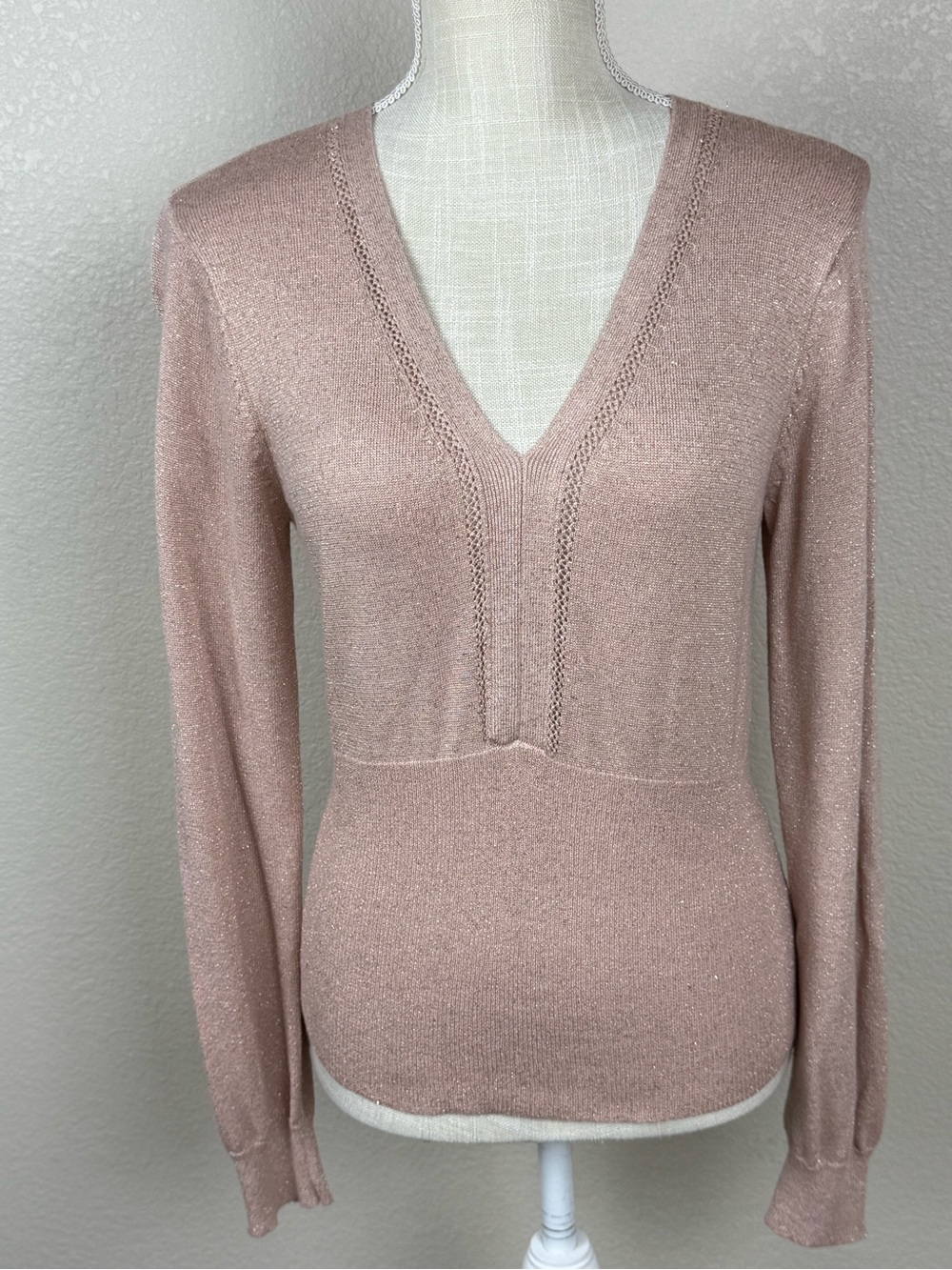 Jones Wear - Women's V-Neck Shimmery Knit Sweater - Dusty Rose - Size Medium